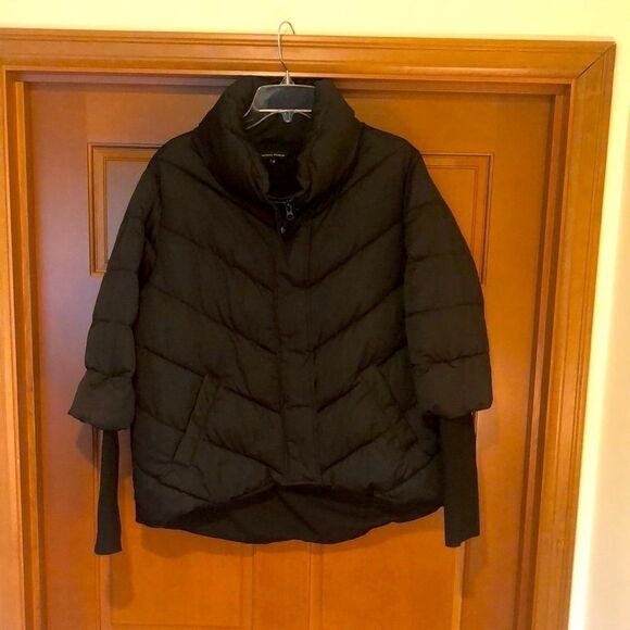 NWOT Universal Standard high low black puffer jacket